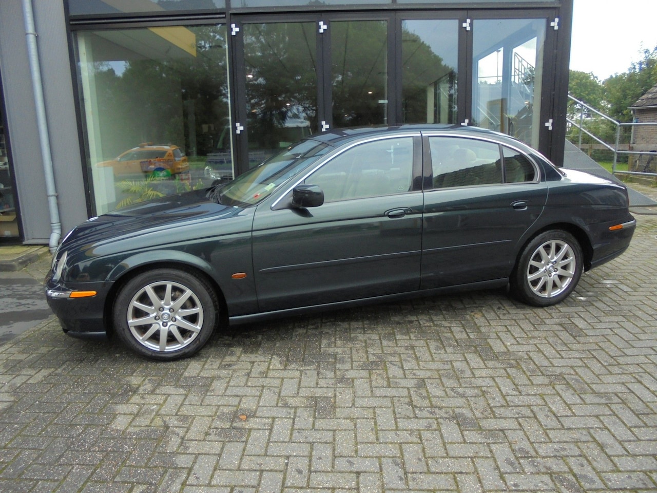 Jaguar S-type - 3.0 V6 EXECUTIVE staat in de Krim - AutoWereld.nl