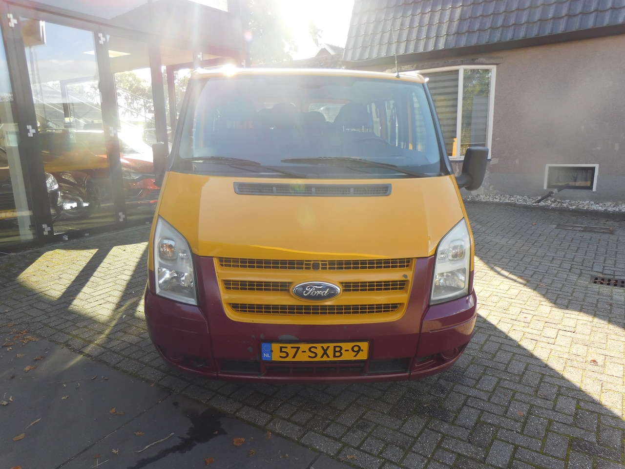 Ford Transit Kombi - 300S 2.2 TDCI Staat in DE KRIM Ik ben te huur vanaf €100 per dag - AutoWereld.nl