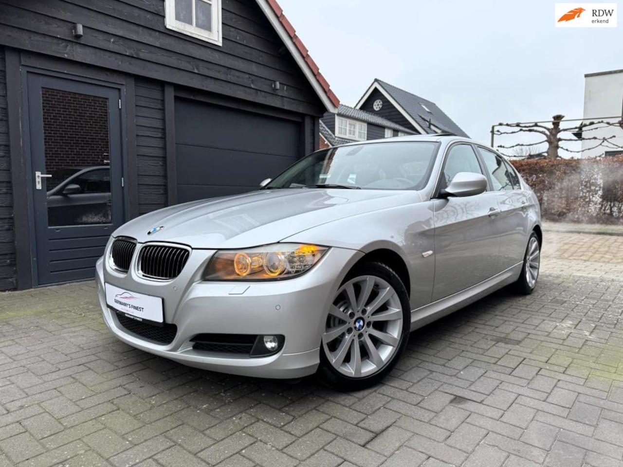 BMW 3-serie - 330i |Navi| Xenon| PDC| HiFi| Schuifdak| Leder - AutoWereld.nl