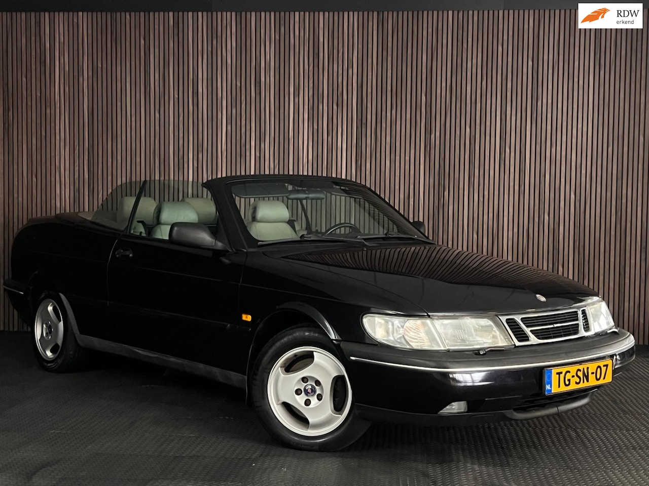 Saab 900 Cabrio - 2.3 S - AIRCO - ELEKTRISCHE RAMEN & SPIEGELS - ORIGINEEL NEDERLANDS - ELEKTRISCHE SOFFTTOP - AutoWereld.nl