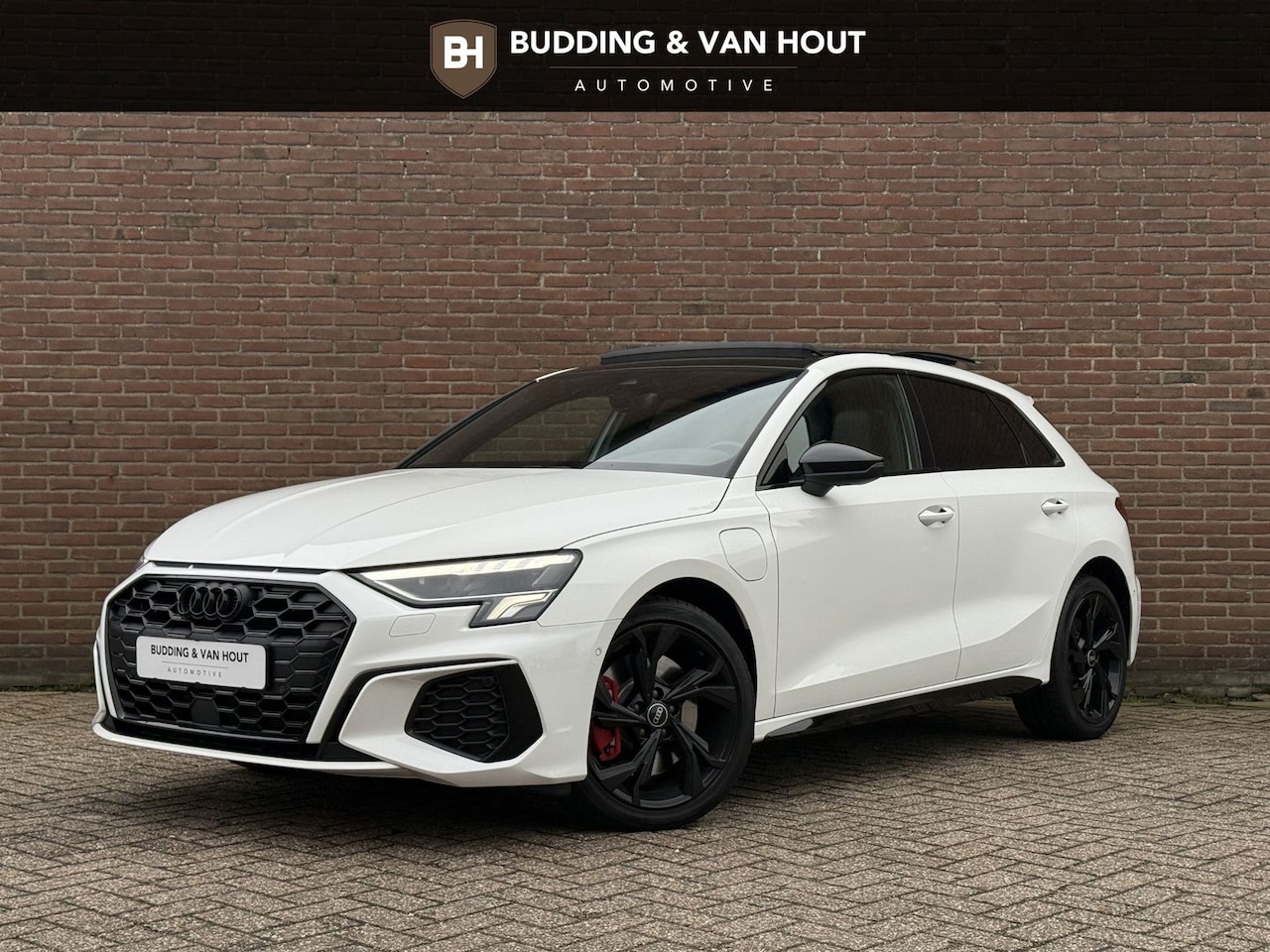 Audi A3 Sportback - 45 TFSIe S-Line Pano B&O Sfeer Camera Matrix ACC - AutoWereld.nl