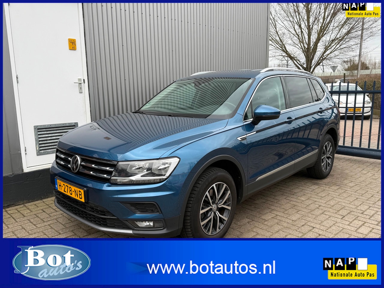 Volkswagen Tiguan Allspace - 1.5 TSI Comfortline / 7-PERSOONS / NAVIGATIE / CRUISE CONTROL / ECC / NL-AUTO / LMV / PARK - AutoWereld.nl