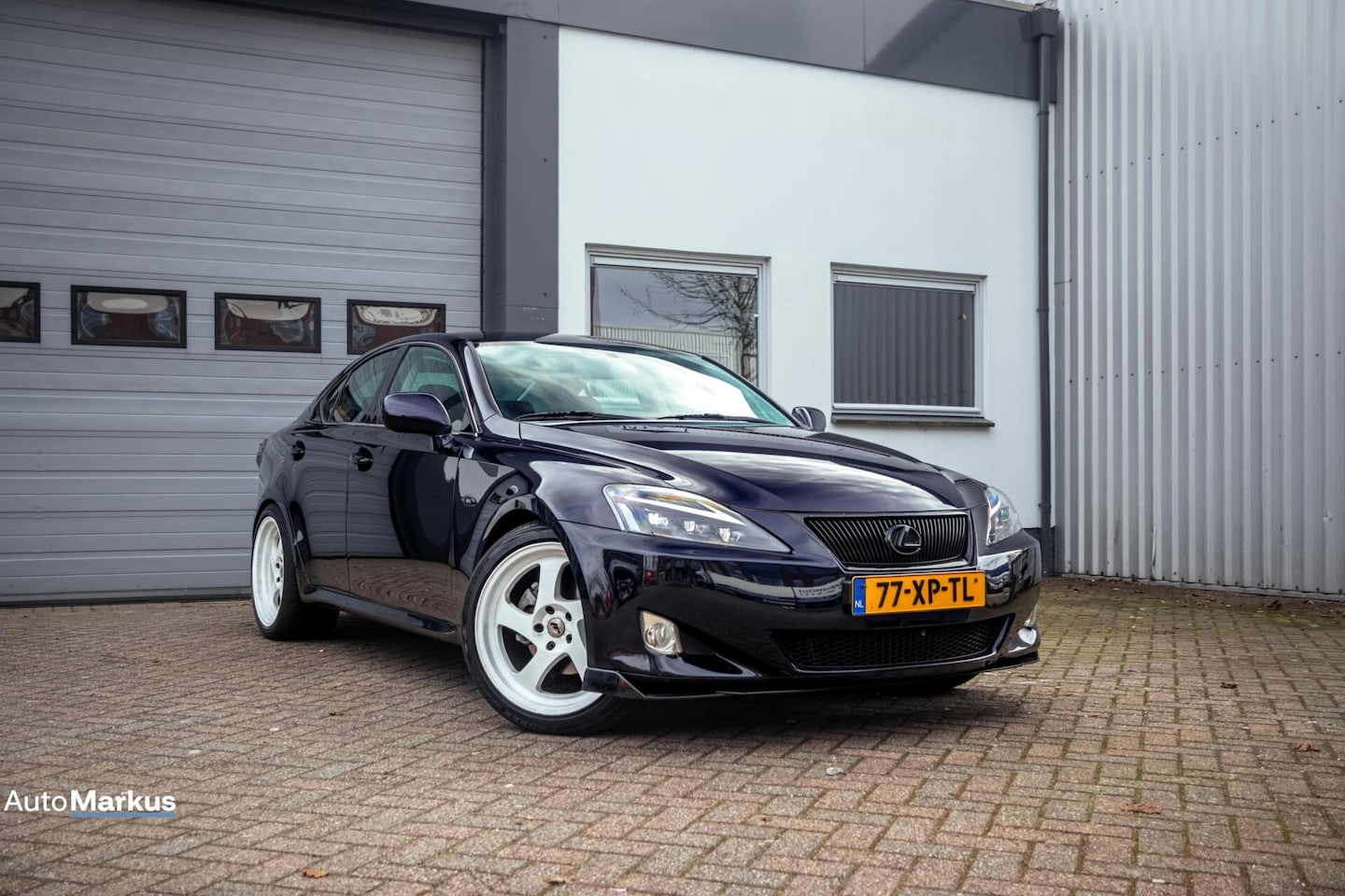 Lexus IS - 250 Sport|Keyless|Handbak|Carplay|19"|LED|Sportuitlaat - AutoWereld.nl