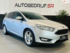 Ford Focus Wagon - 1.0 Titanium Trekhaak Camera 17 INCH Elektr Stoelen Vol opties