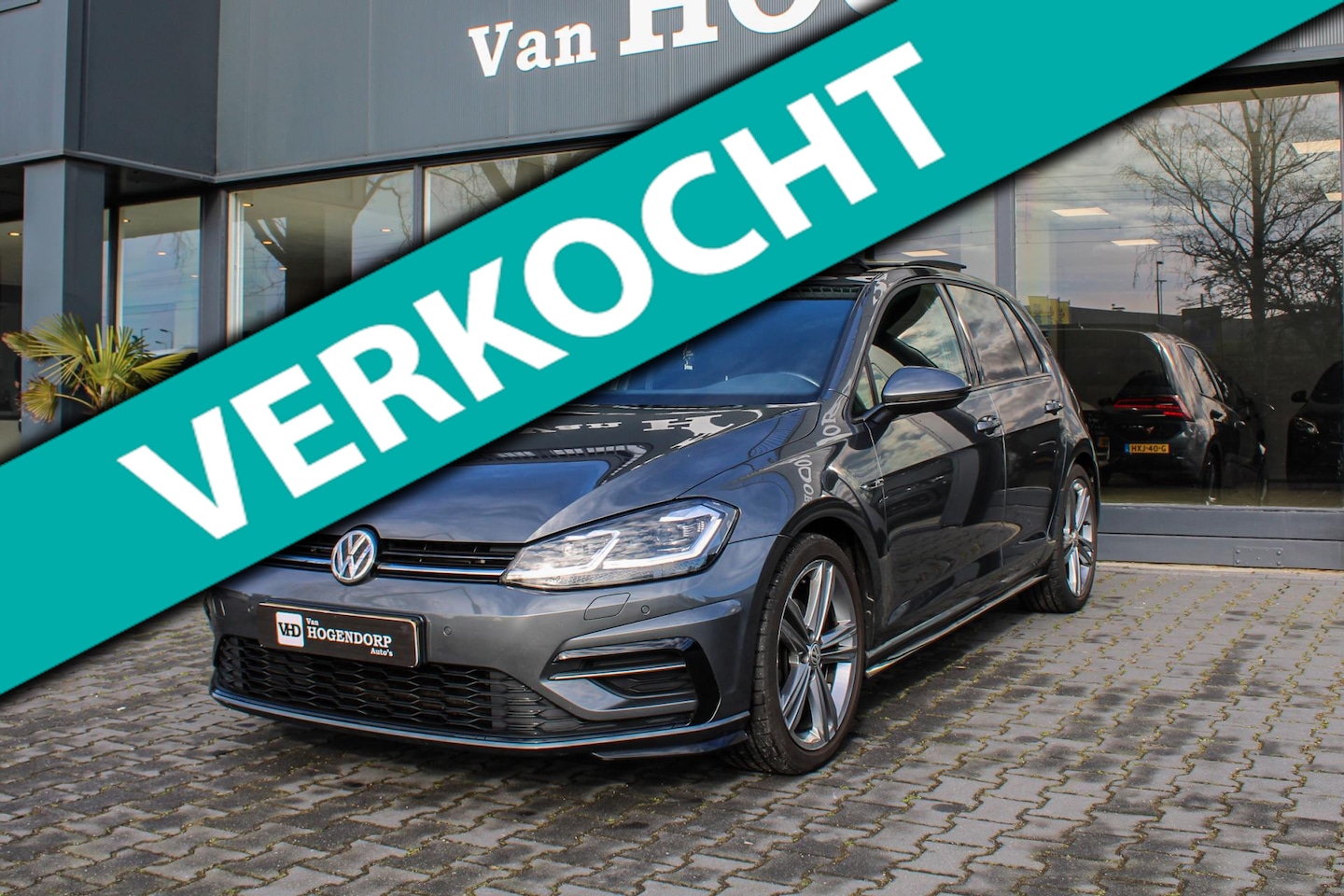 Volkswagen Golf - 1.5 TSI Highline R Line PANO NAVI LED DSG7 - AutoWereld.nl