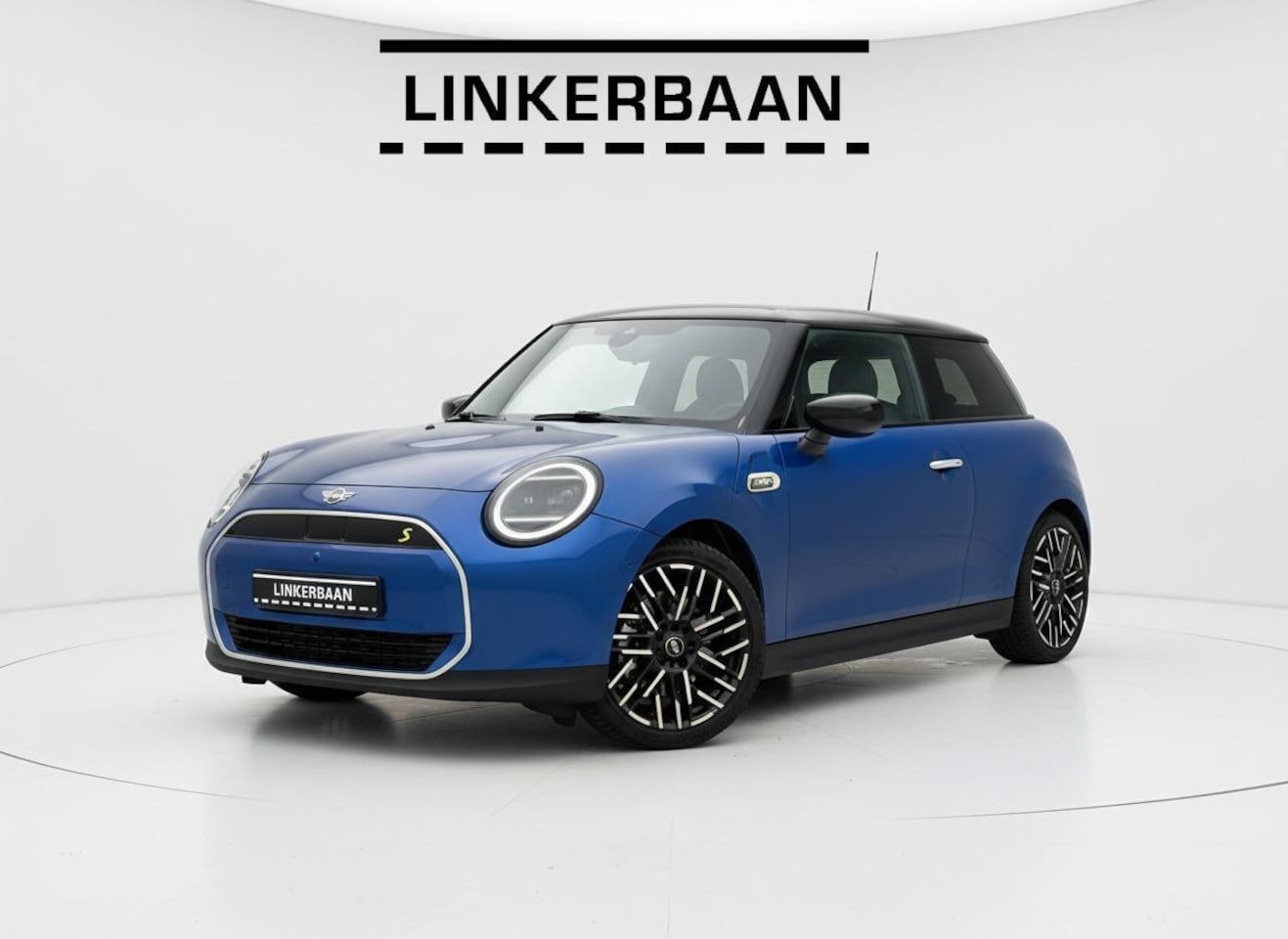MINI Mini-Electric - Cooper SE Favoured Pakket XL 54.2 kWh | Full Option | Panodak | H&K | 18 inch | NL Auto | - AutoWereld.nl