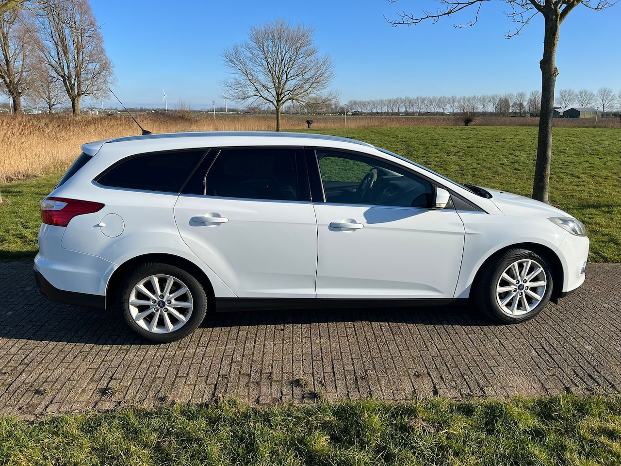Ford Focus Wagon - 1.0 EcoBoost Titanium - AutoWereld.nl