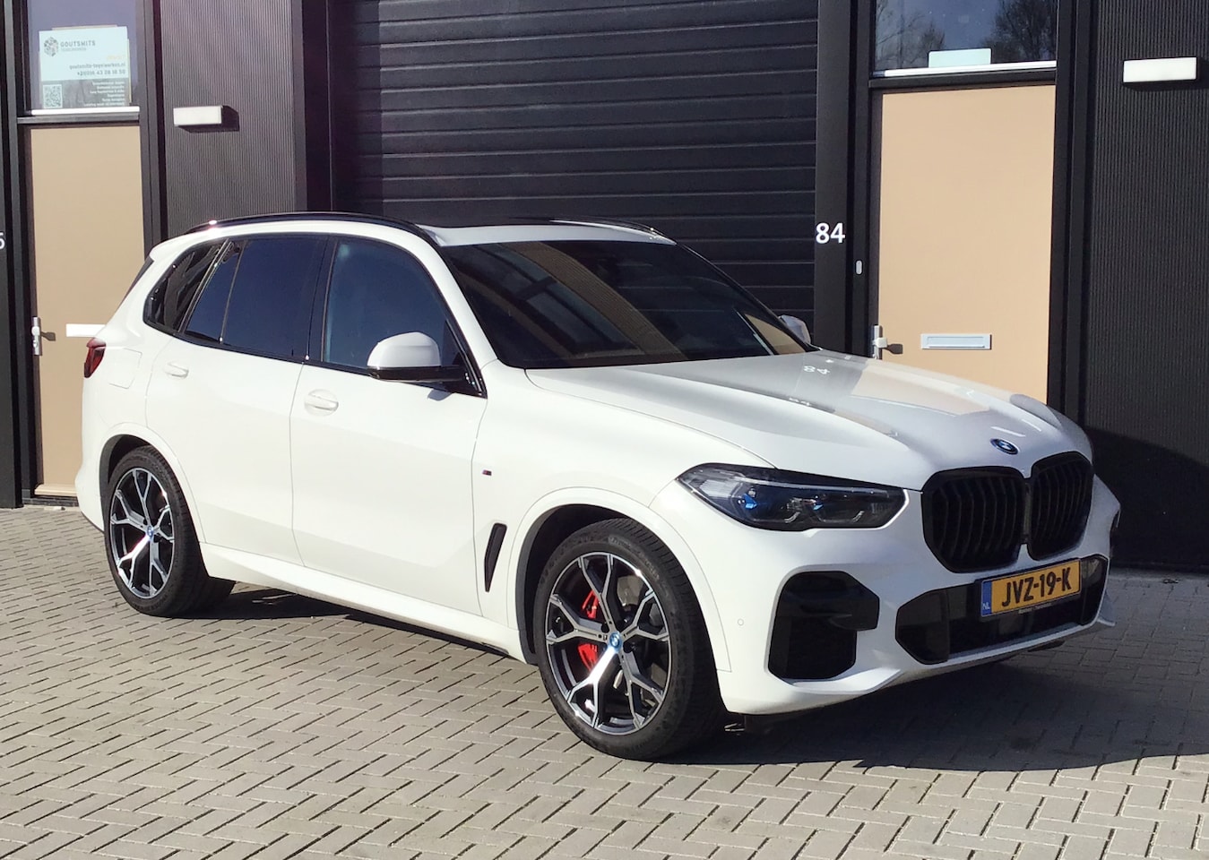 BMW X5 - 45e xDrive High Executive M-Sport pano/laser/luchtvering/Keyless/360 camera - AutoWereld.nl