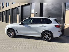 BMW X5 - 45e xDrive High Executive M-Sport pano/laser/luchtvering/Keyless/360 camera