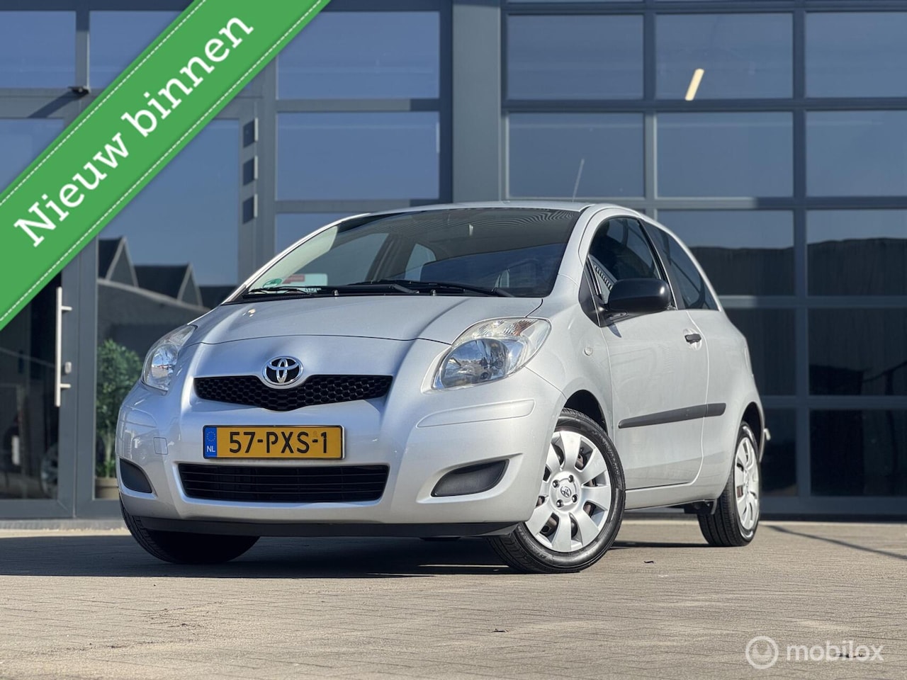 Toyota Yaris - 1.3 VVTi Comfort NAP, Airco, Compleet onderhoud - AutoWereld.nl