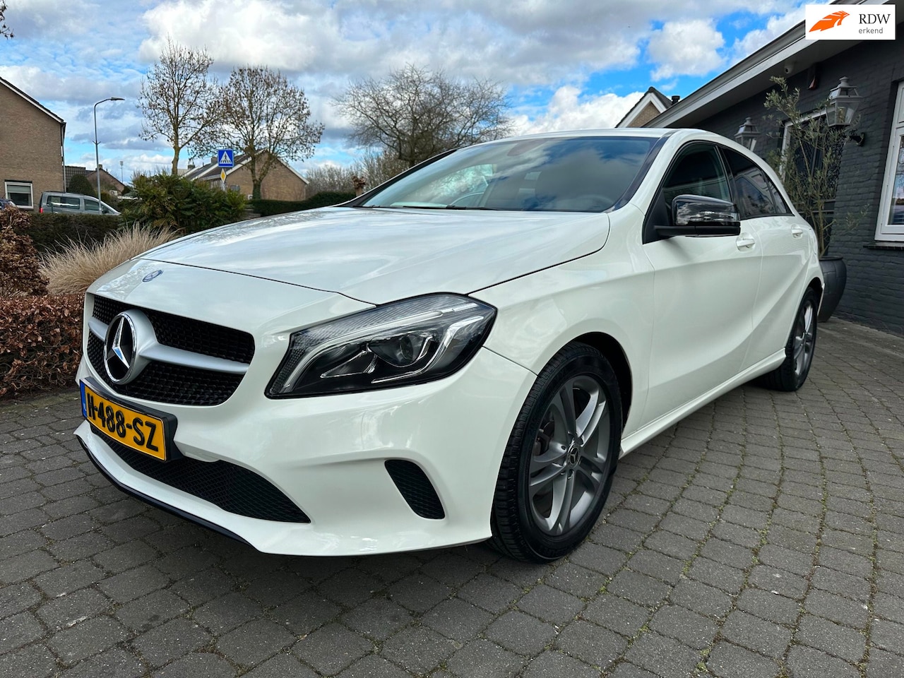 Mercedes-Benz A-klasse - 180 BlueEFFICIENCY 180 BlueEFFICIENCY, Xenon, Camera - AutoWereld.nl