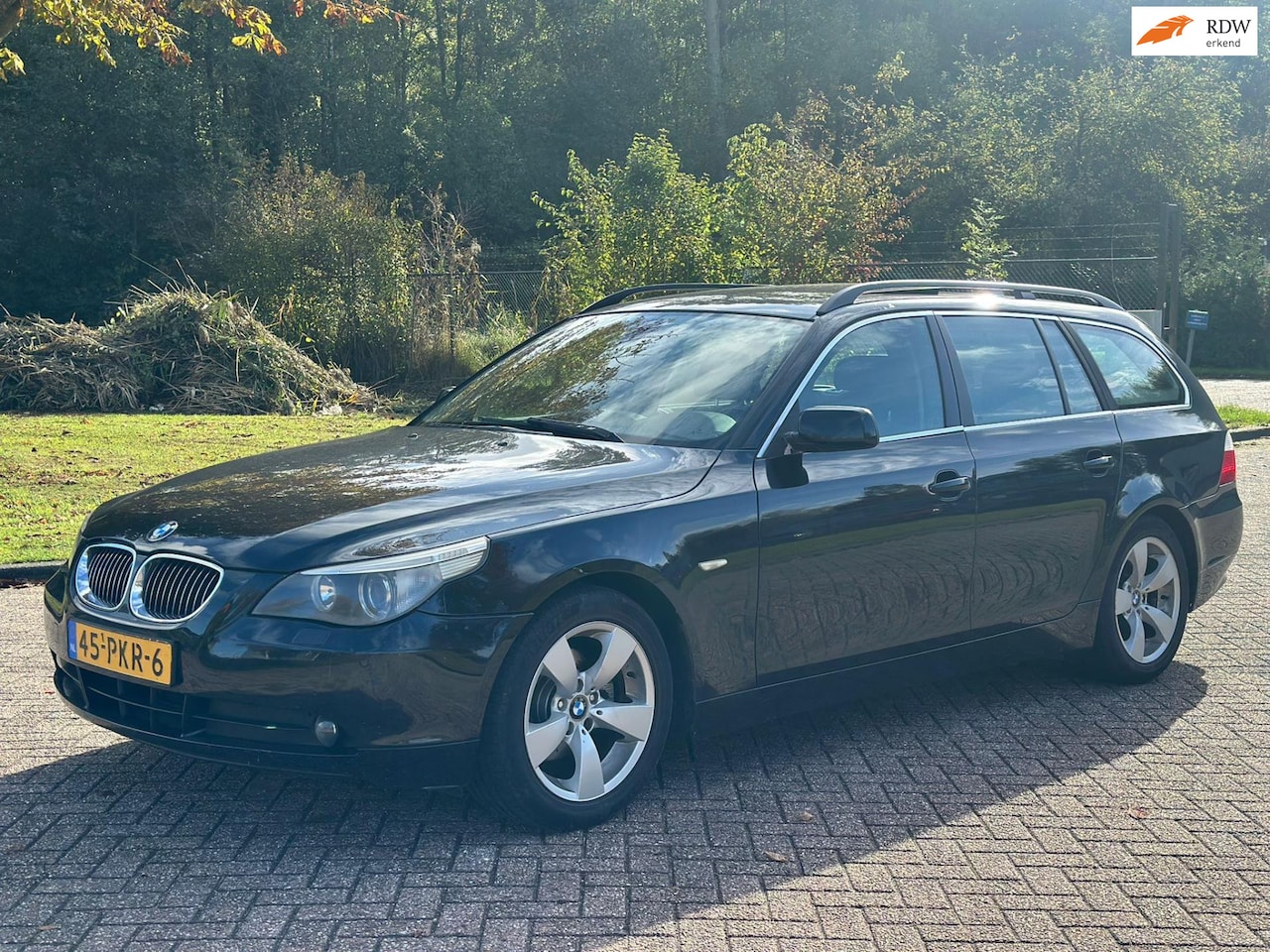 BMW 5-serie Touring - 523i Executive/AUTOMAAT/AIRCO/CRUISE/PANO/LEDER/NAVI/PARKEERSENS VOOR-ACHTER/VERWARMDE VOO - AutoWereld.nl