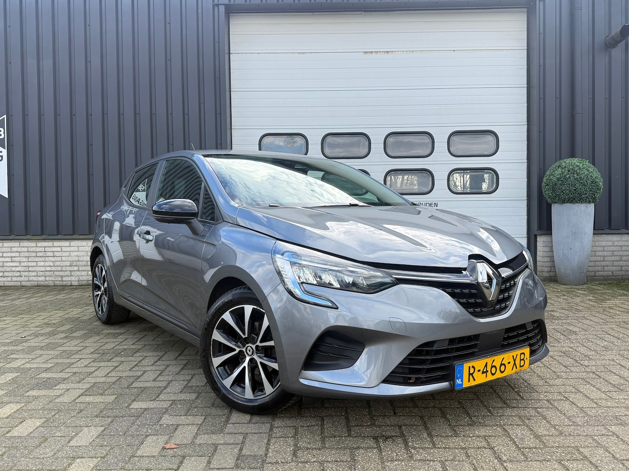 Renault Clio - 1.0 TCe 90 Equilibre |lm velgen|cruise| 4x all-season |parkeersensor|keyless entry - AutoWereld.nl