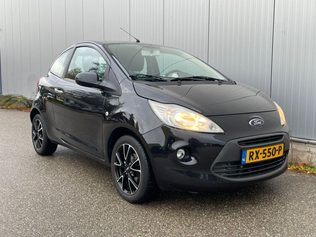 Ford Ka - 1.2 Titanium X 1.2 Titanium X, nette auto, voll onderhoud - AutoWereld.nl