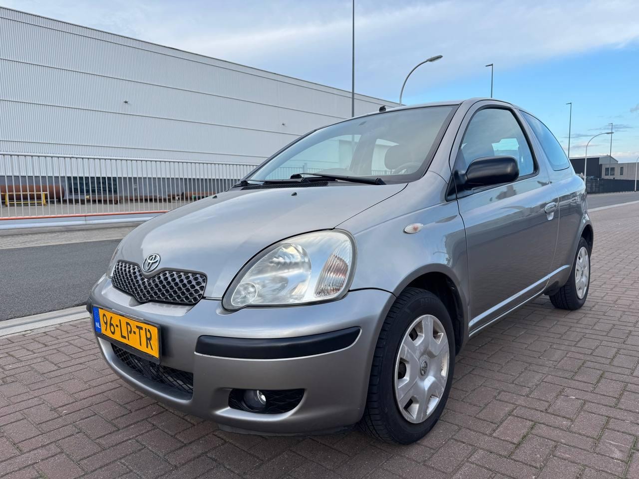 Toyota Yaris - 1.3 VVT-i Luna /St.bkr/Trekhaak/Frisse APK - AutoWereld.nl