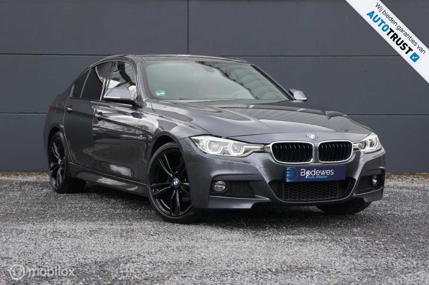 BMW 3-serie - 320i Aut. Model M Sport Shadow Navi Harman 19''! - AutoWereld.nl