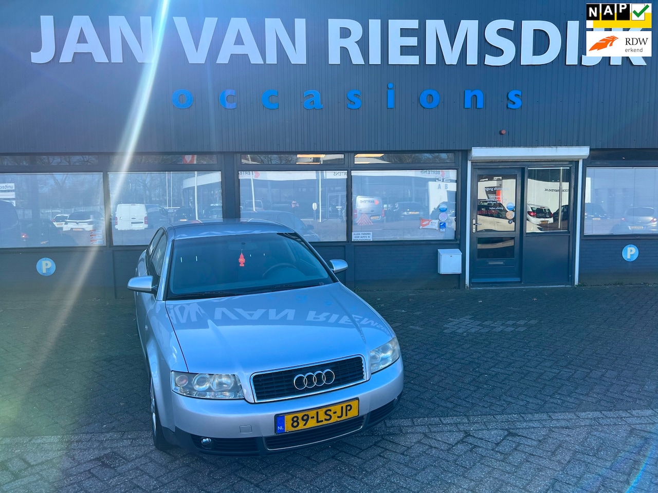 Audi A4 Limousine - 1.6 Exclusive bj 06 apk 1-2027 1695 euro - AutoWereld.nl