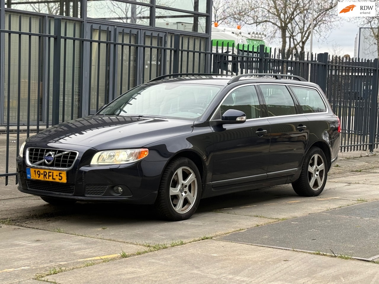 Volvo V70 - 1.6 T4 Limited Edition / Leer / stoelverwarming - AutoWereld.nl
