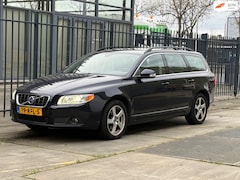 Volvo V70 - 1.6 T4 Limited Edition / Leer / stoelverwarming