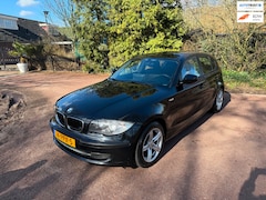 BMW 1-serie - 116i Business Line Sport / Navi / CarPlay / Airco / PDC / Apk / Lm