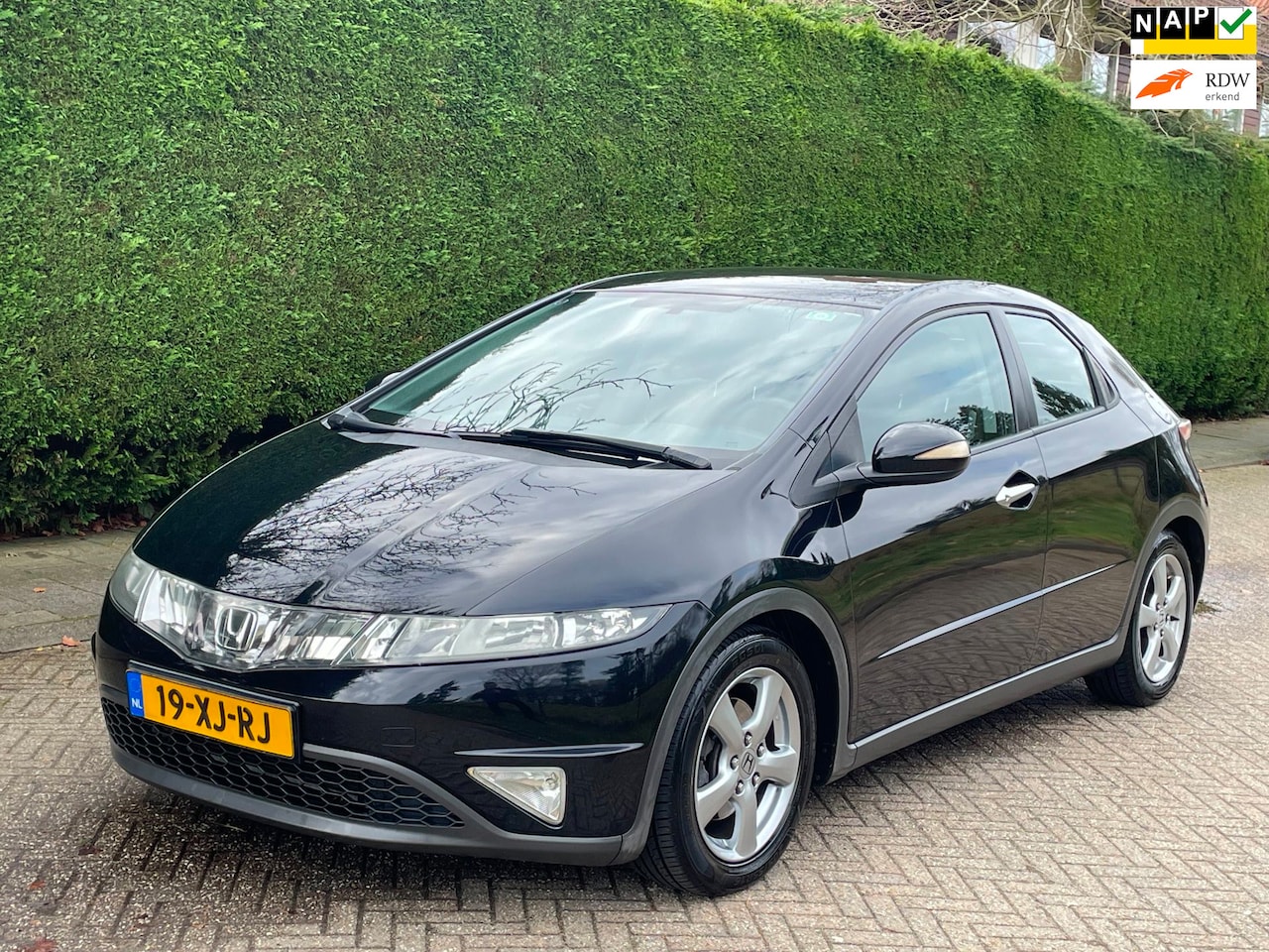 Honda Civic - 1.8 RIJDT NIEUW/AIRCO KOUD/GOED ONDERHOUDEN/6BAK - AutoWereld.nl
