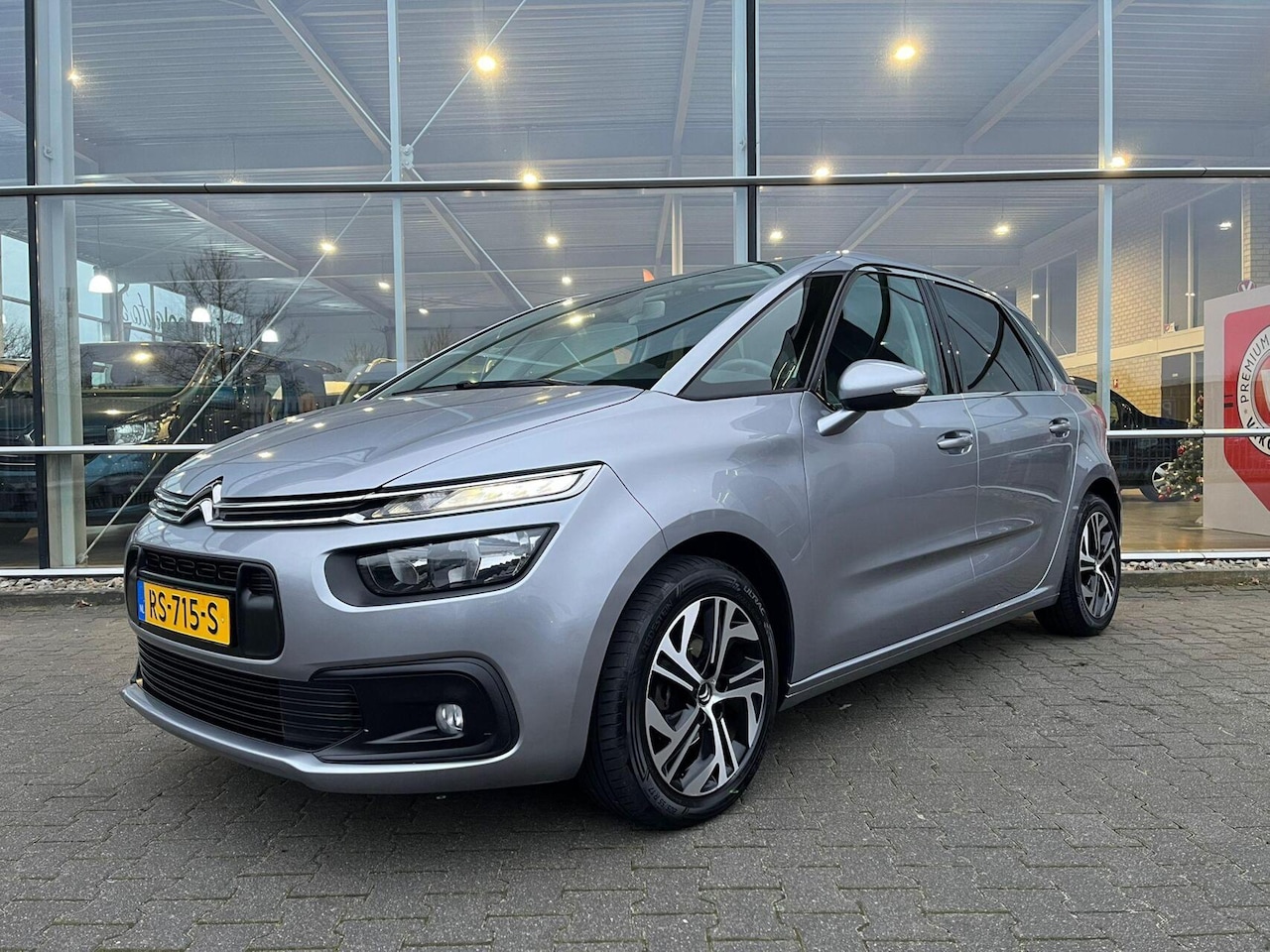 Citroën C4 Picasso - 1.2 PureTech Selection Carplay Trekhaak - AutoWereld.nl