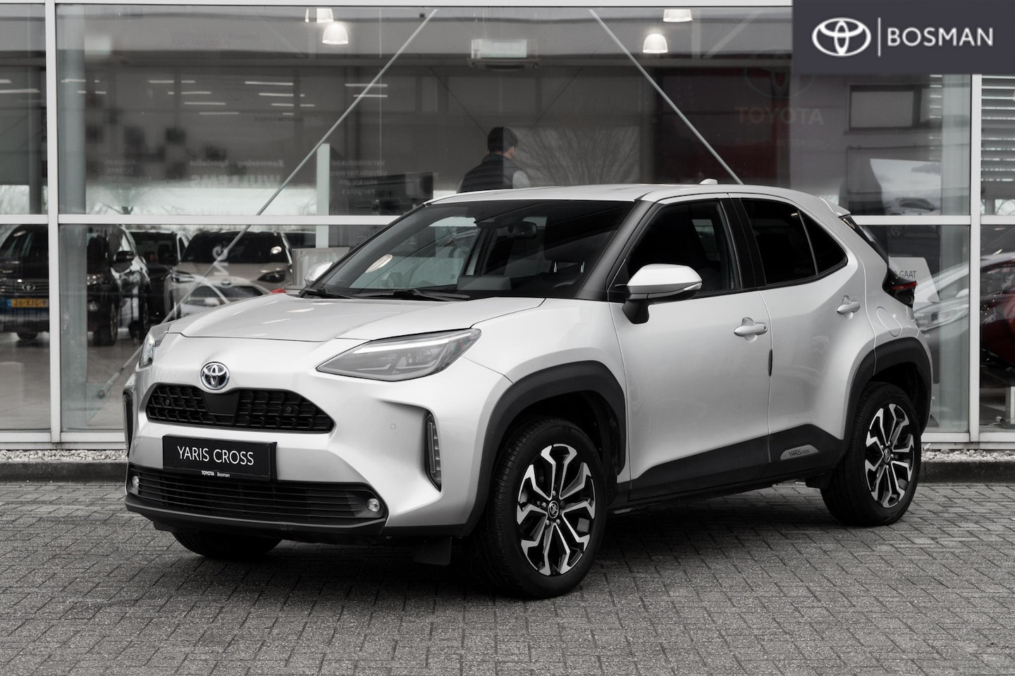 Toyota Yaris Cross - 1.5 Hybrid AWD l PDC - AutoWereld.nl