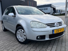 Volkswagen Golf - 1.6 OPTIVE /5-DEURS /CRUISE / STOELVERWARMING
