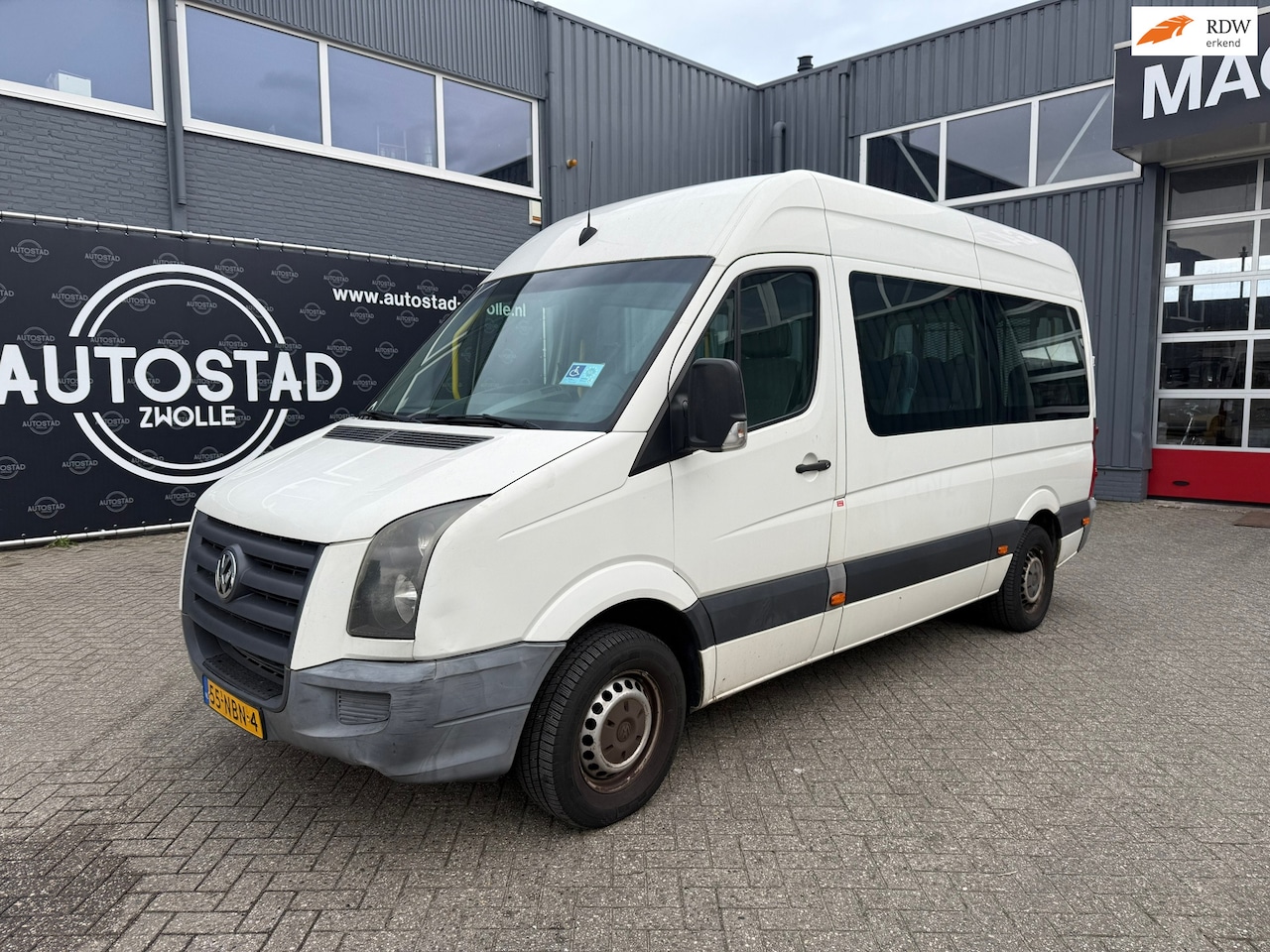 Volkswagen Crafter - 35 2.5 TDI L2H1 NL-Auto / MARGE / Invalide Vervoer / 9 Pers. - AutoWereld.nl