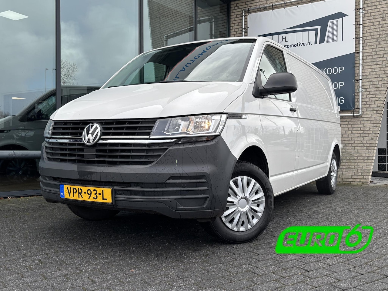 Volkswagen Transporter - 2.0 TDI L2H1*A/C*3PERS.* - AutoWereld.nl