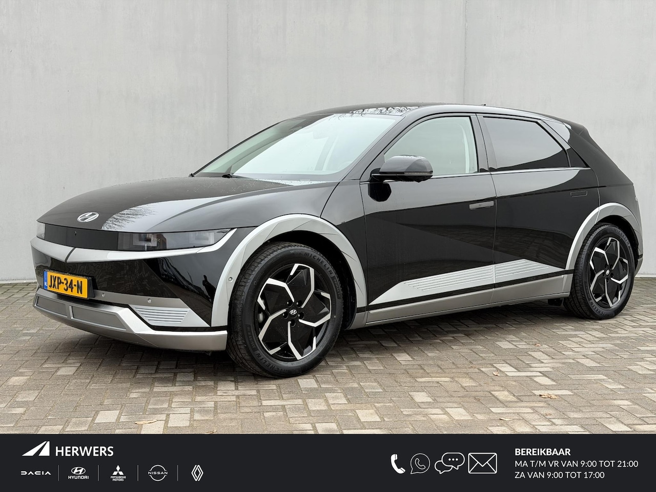 Hyundai IONIQ 5 - Lounge AWD 77.4 kWh 325Pk Automaat / SOH 98% / Afn. Trekhaak / Dealer onderhouden / Fabrie - AutoWereld.nl