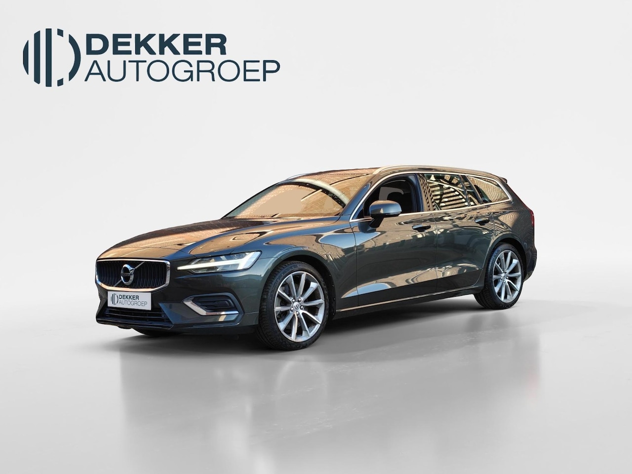 Volvo V60 - 2.0 T5 Momentum AUTOMAAT | Scandinavian Line | Winter Pack | 19 Inch | ACC - AutoWereld.nl