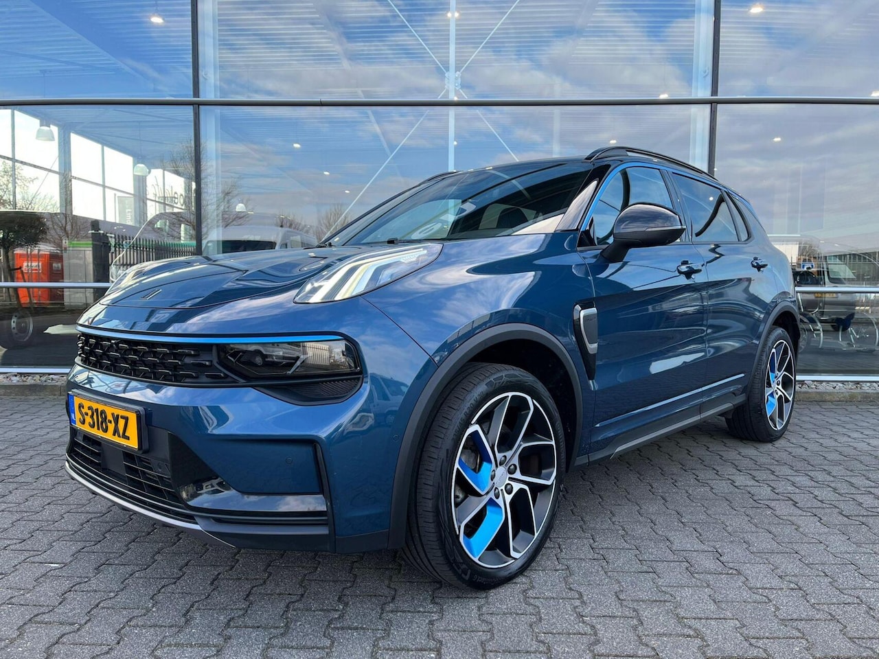 Lynk & Co 01 - 1.5 Prijs=Rijklaar Carplay/Camera/Pano/Keyless/Cruise/Zwarte Hemel/ - AutoWereld.nl
