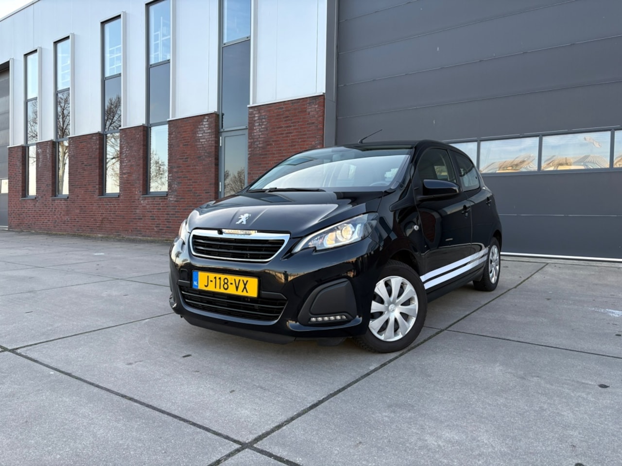 Peugeot 108 - 1.0 e-VTi Active Carplay Camera Airco 72PK Bluetooth Elek. Ramen - AutoWereld.nl