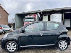 Toyota Aygo - 1.0 VVT-i 68pk aut + f1 Aspiration - nap - airco - facelift - led - bleutooth - elektr ram