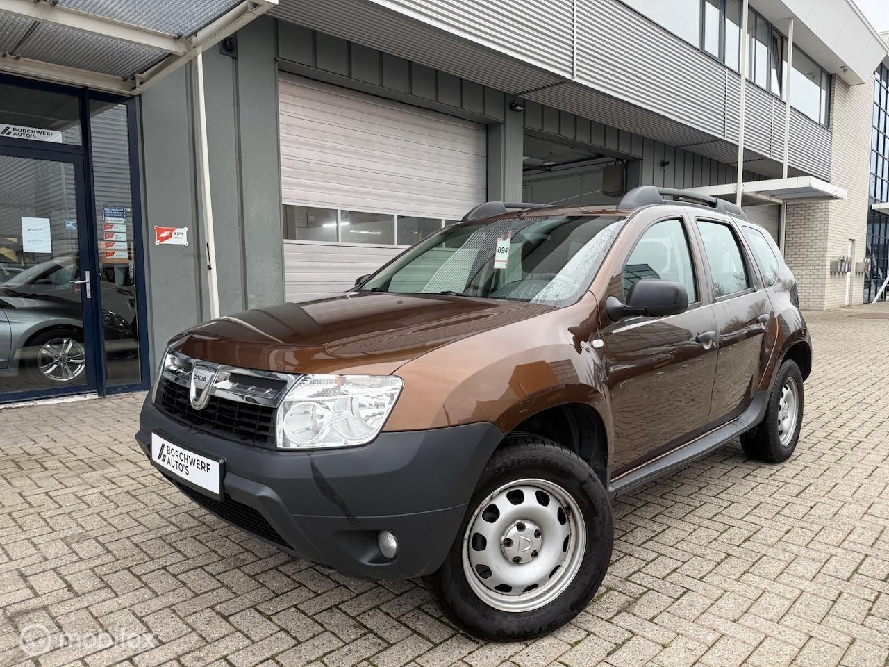 Dacia Duster - 1.6 Benzine | Trekhaak| Lage km's | Hoge instap - AutoWereld.nl