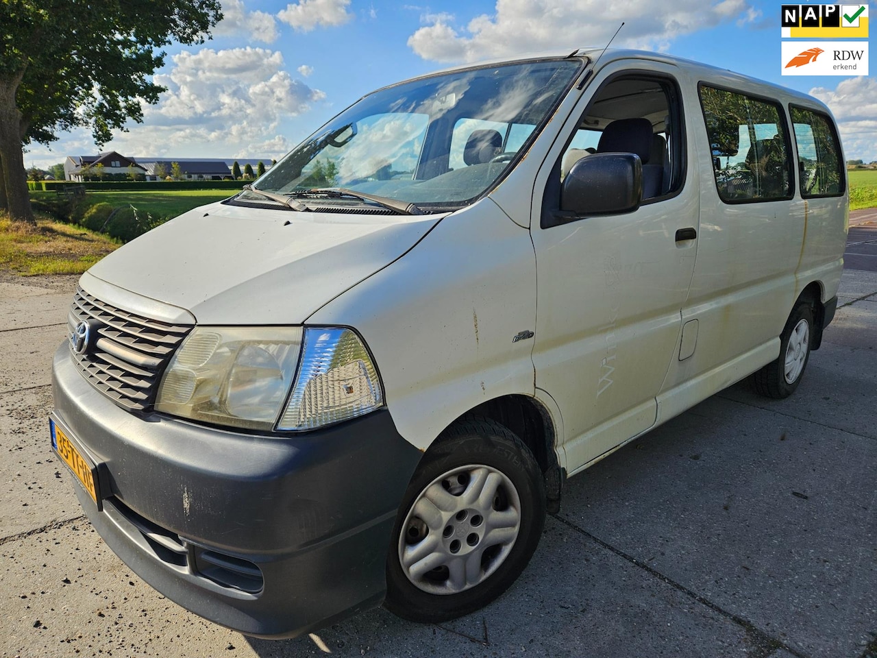 Toyota HiAce - 2.5 D-4D KWB Comfort/ airco/ 9 peroons/ bj 2007 - AutoWereld.nl