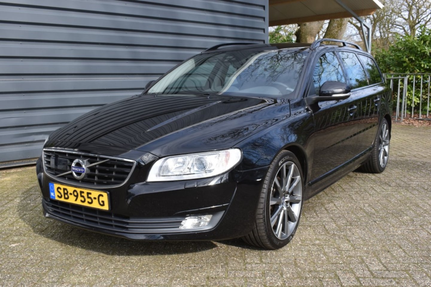 Volvo V70 - 2.0 D4 INSCRIPTION EDITION!!!BJ 2016!!! 181 PK!!19 INCH!!LEER!!12894 EURO!! - AutoWereld.nl