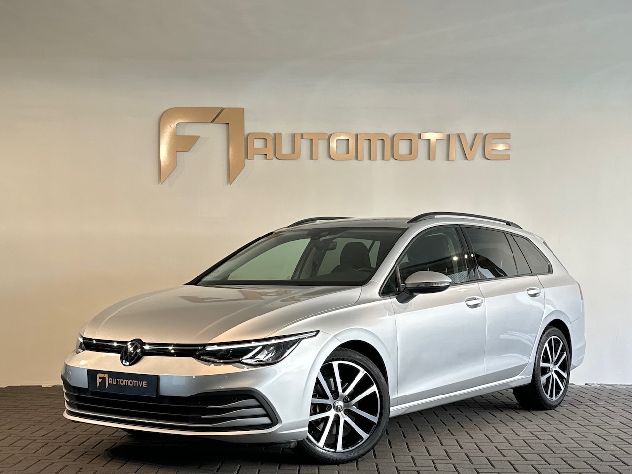 Volkswagen Golf Variant - 2.0 TDI Life Business Sfeer|ACC|Lane - AutoWereld.nl