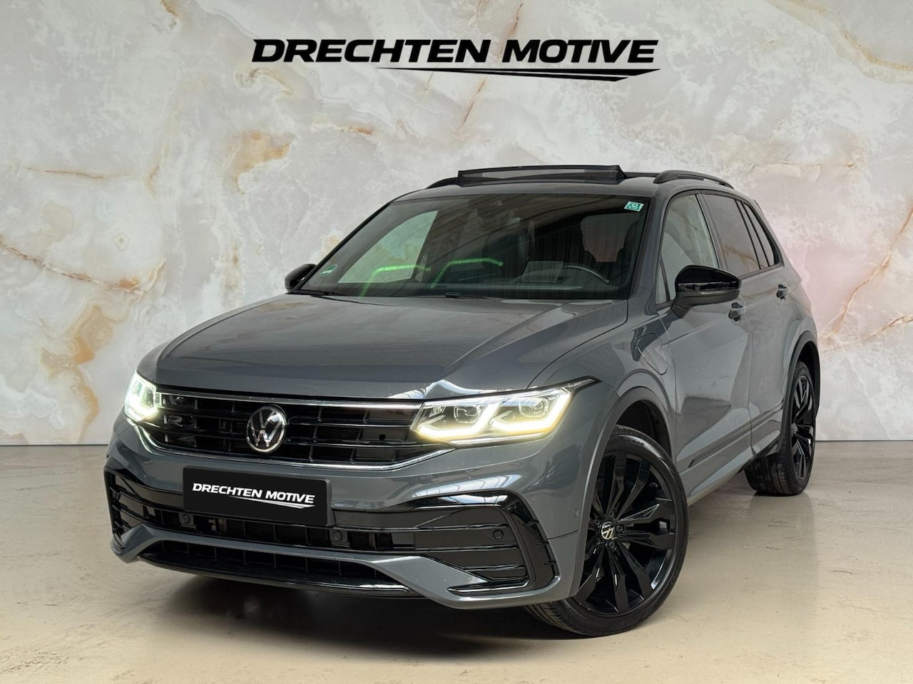 Volkswagen Tiguan - 1.4 TSI eHybrid R-Line / Pano / 360 / Led / - AutoWereld.nl