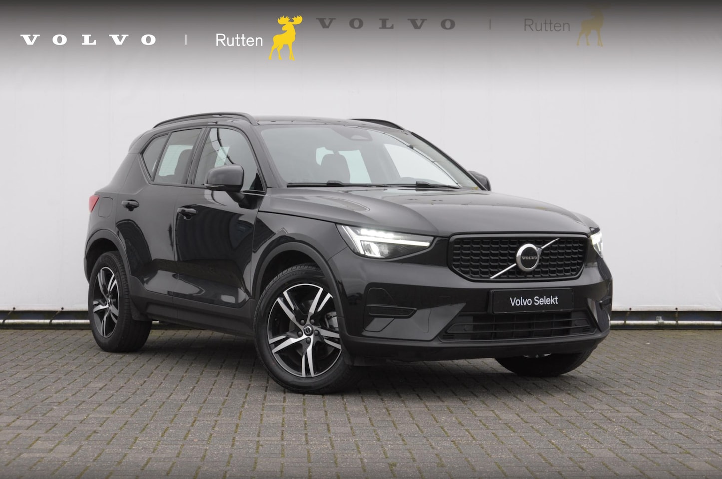 Volvo XC40 - B3 177PK Automaat Plus Dark / Elektrische stoelen met geheugen / Keyless entry / Elektrisc - AutoWereld.nl