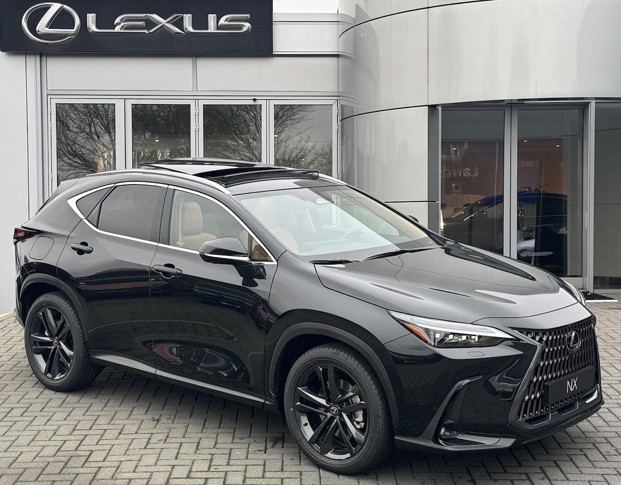 Lexus NX - 450h+ AWD 35th Edition NIEUW DIRECT LEVERBAAR TREKHAAK-1500KG PANODAK 360-CAM STUURVERW - AutoWereld.nl