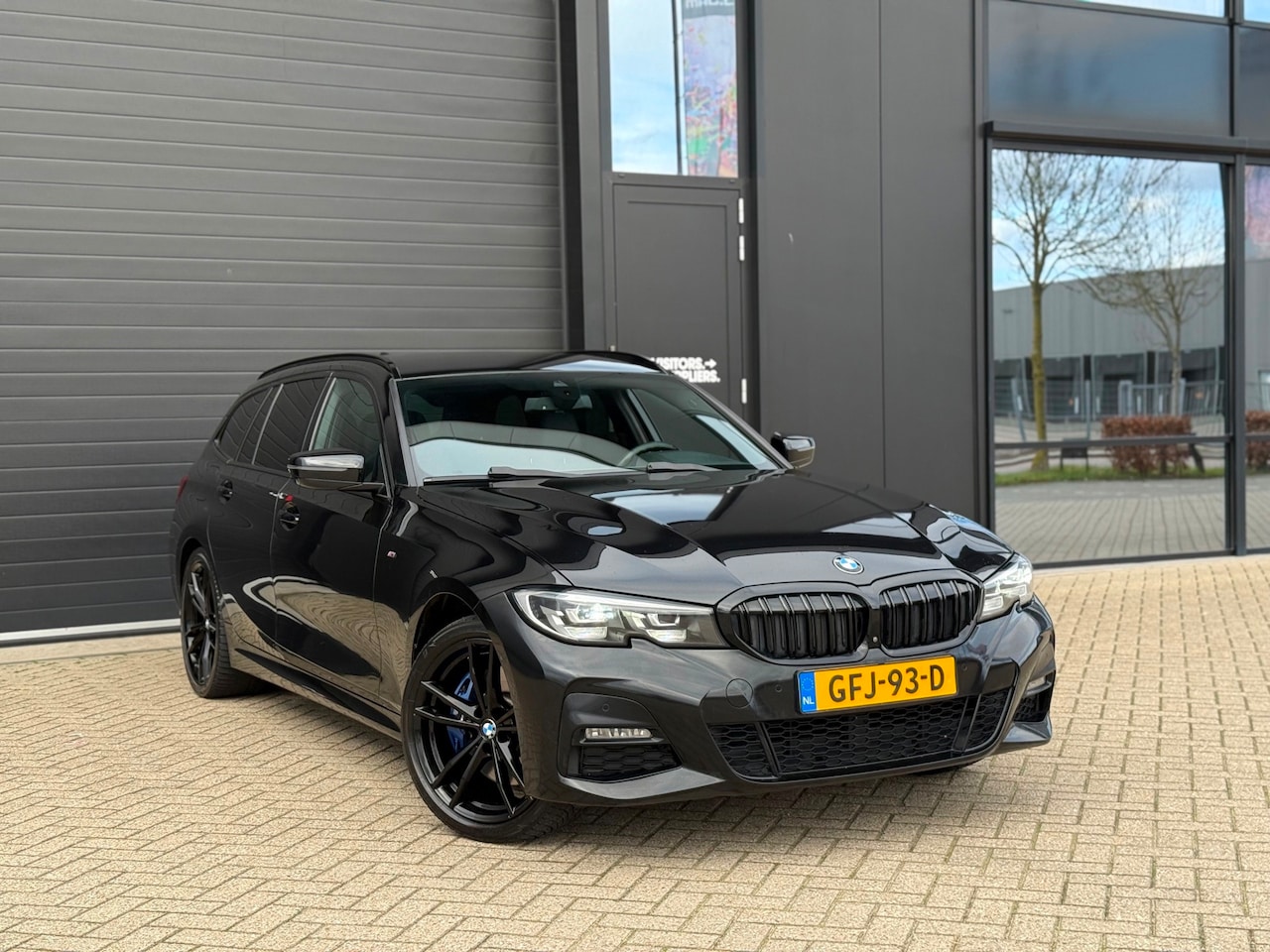 BMW 3-serie Touring - 330e xDrive M Sport (bj 2020) HuD|H&K|TREKH|XENON|360CAM|SFEER - AutoWereld.nl