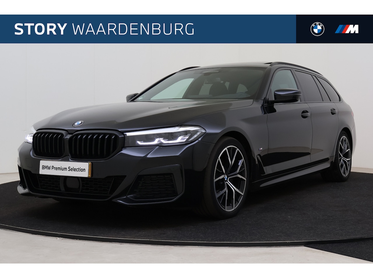 BMW 5-serie Touring - 520d High Executive M Sport Automaat / Panoramadak / Sportstoelen / Achteruitrijcamera / S - AutoWereld.nl