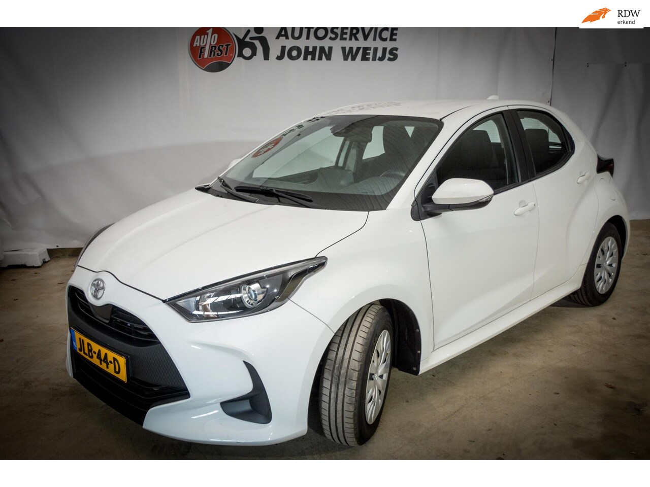 Toyota Yaris - 1.0 VVT-i Active 1.0 VVT-i Active, achteruitrijcamera, airco - AutoWereld.nl