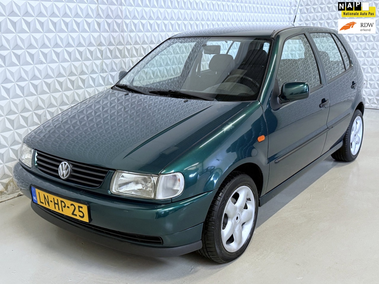 Volkswagen Polo - 1.6 met APK tot 2028! 156.000km (1995) - AutoWereld.nl