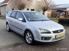 Ford Focus Wagon - 1.6-16V Futura