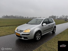 Volkswagen Golf - 1.4 FSI Trendline