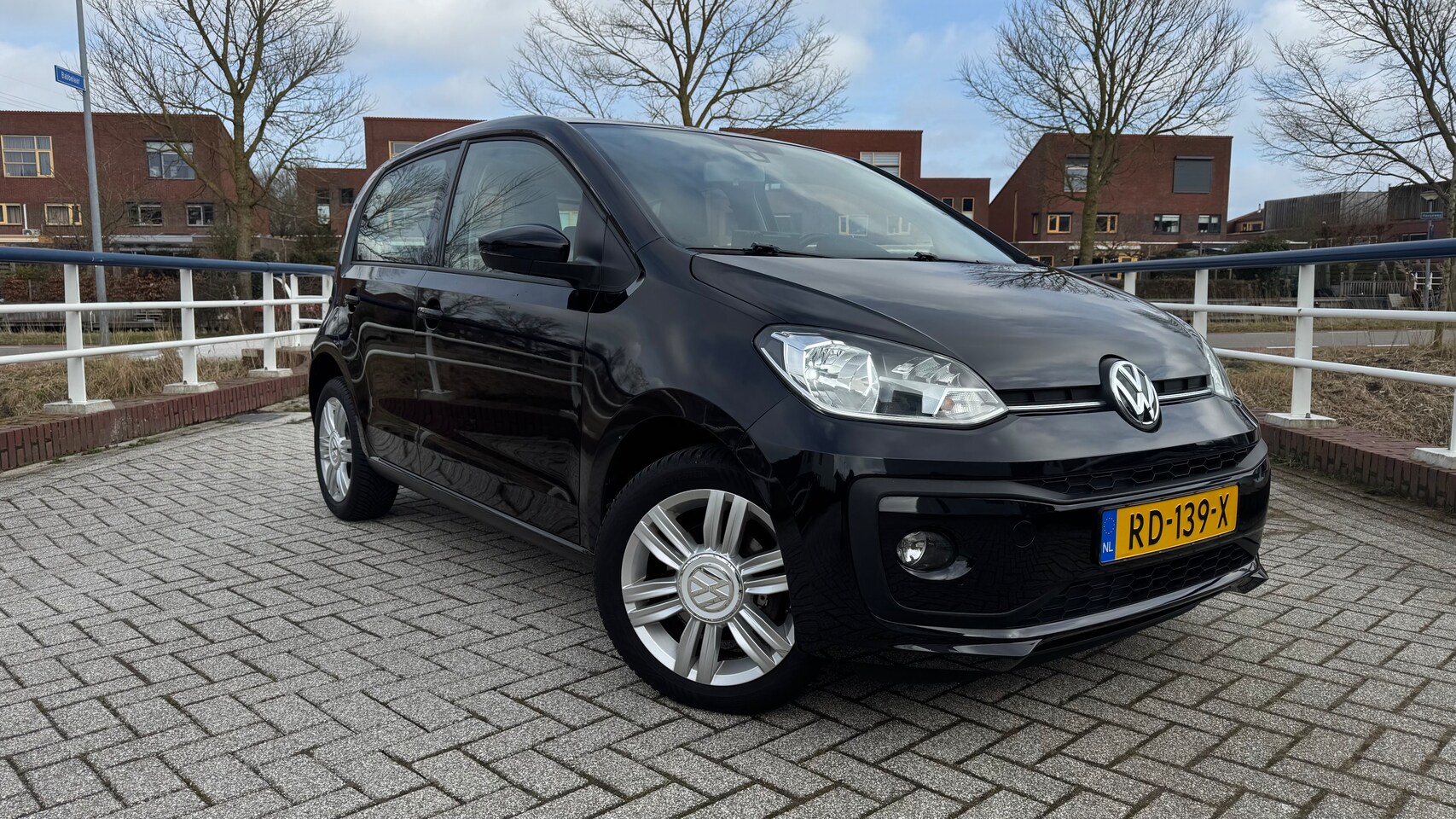 VOLKSWAGEN UP!