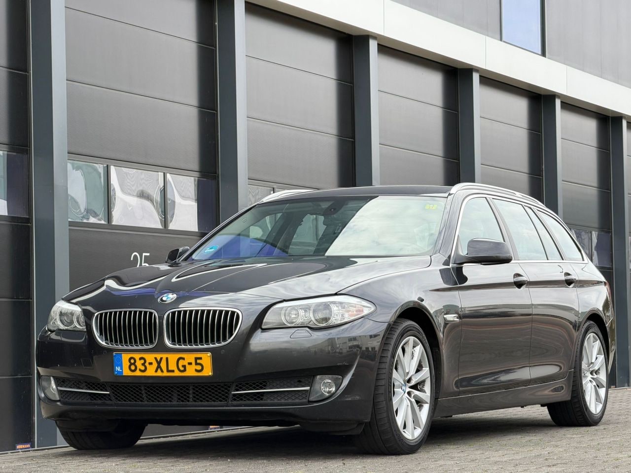 BMW 5-serie Touring - 520d Executive Xenon PDC Leer - AutoWereld.nl